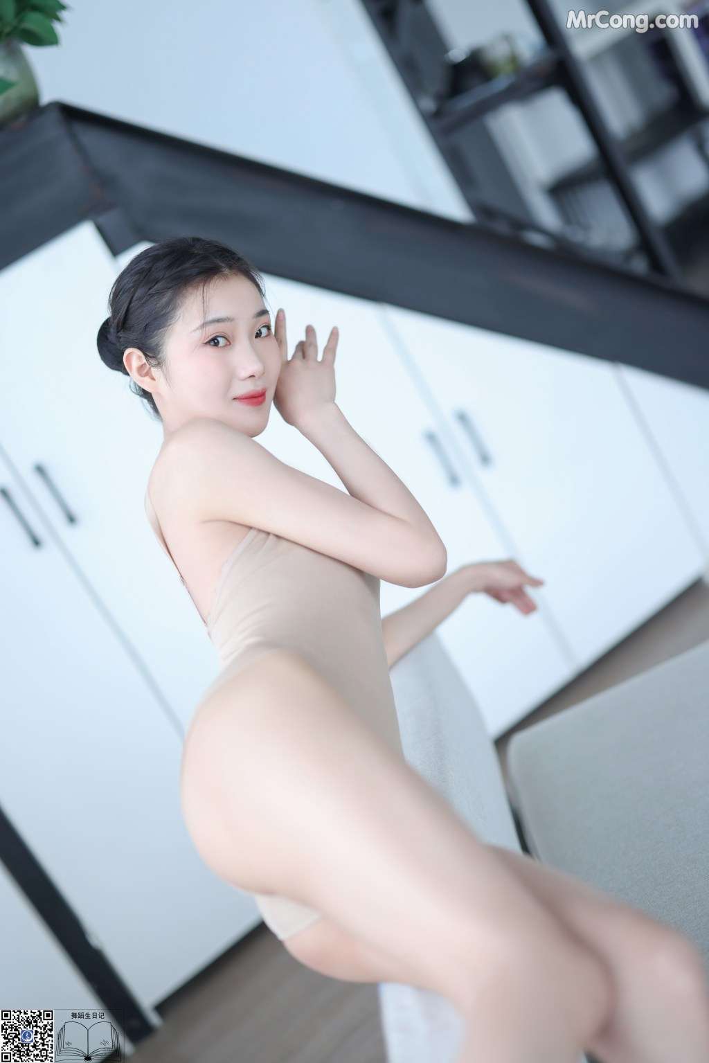 GALLI Vol.002： (49 photos)