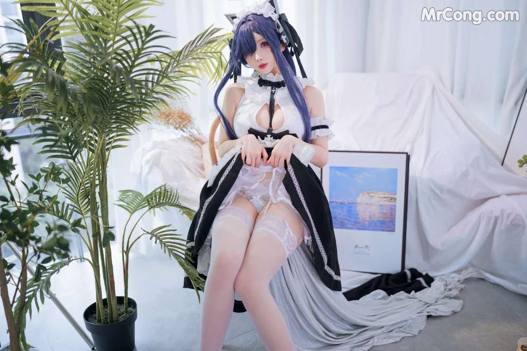 Coser@rioko凉凉子 Vol.102： 奥古斯特女仆 (40 photos )