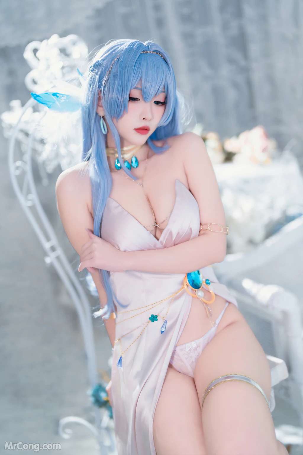 Coser@宫本桜： Nikke胜利女神 海伦娜礼服 (19 photos)