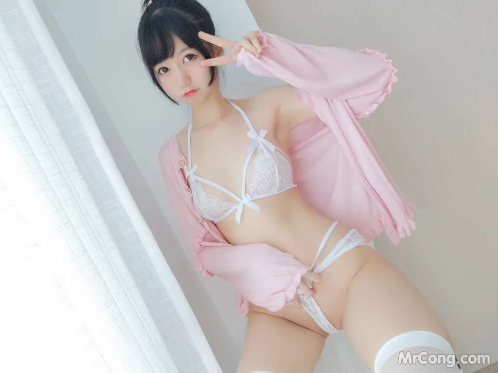 Coser@NAGISA魔物喵： 夏のレースの下着 (39 photos )