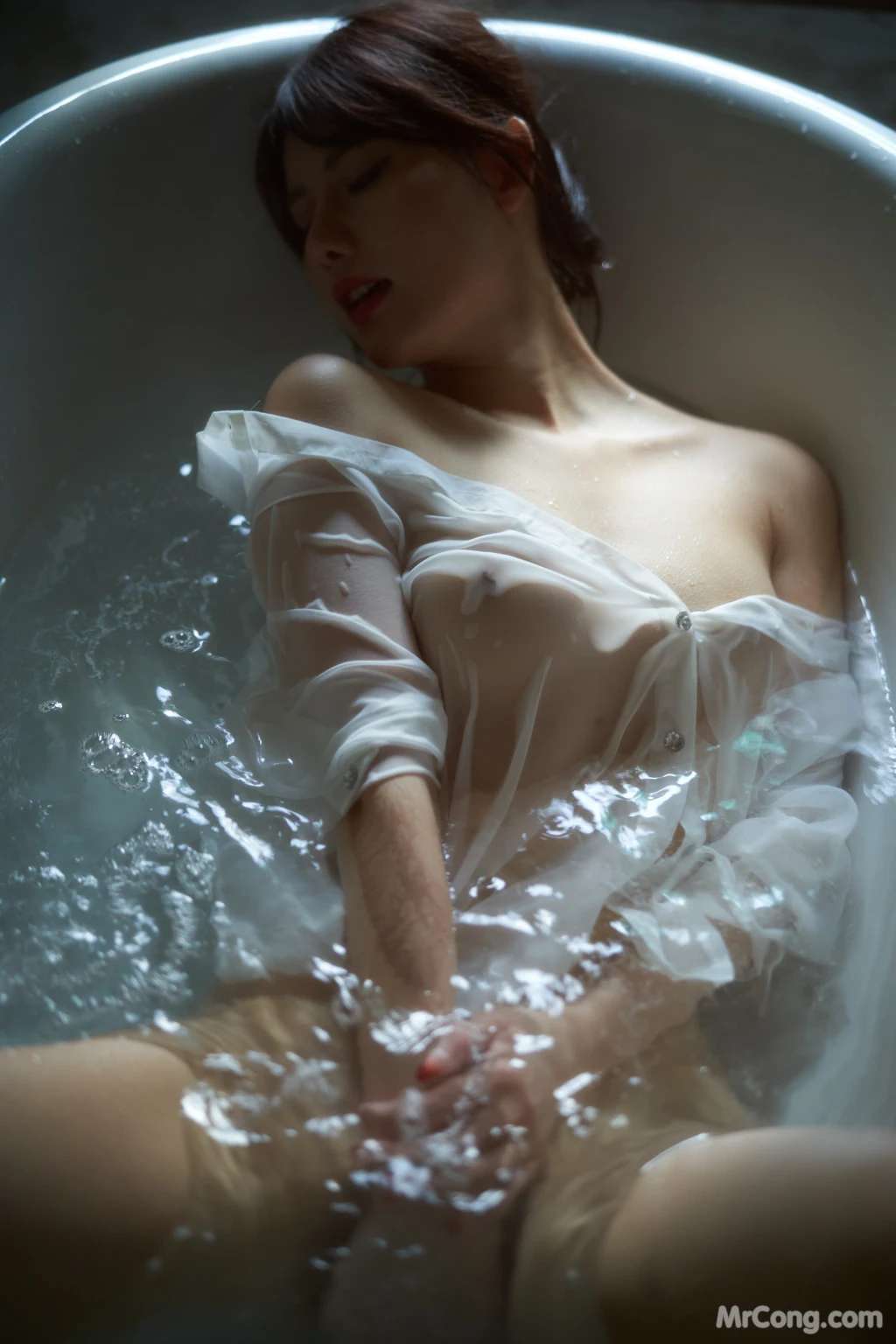 Jiu Shi A Zhu A (就是阿朱啊)： 晚烟 (78 photos)