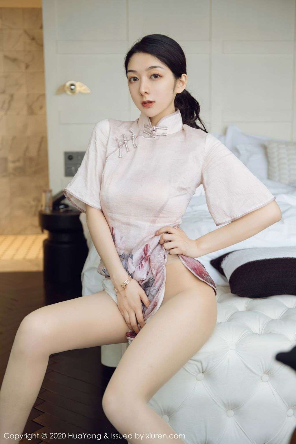 HuaYang Vol. 185： Xiao Reba (Angela 小 热 巴) (61 photos)
