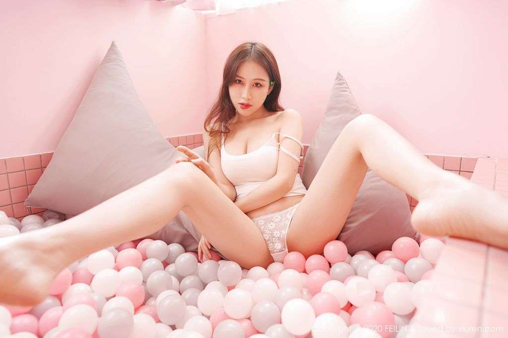 FEILIN Vol. 359： Yue Yin Tong (月 音 瞳) (51 photos)