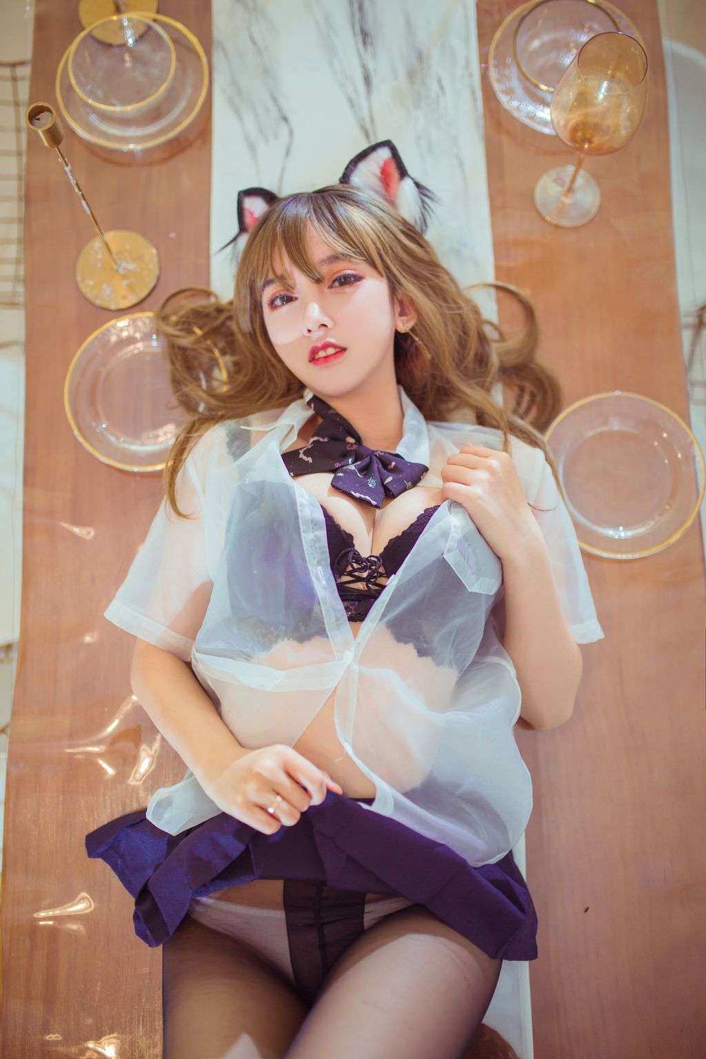 Coser @ 过期 米线 线 喵： 阳台 黑丝 性感 猫咪 (24 photos)