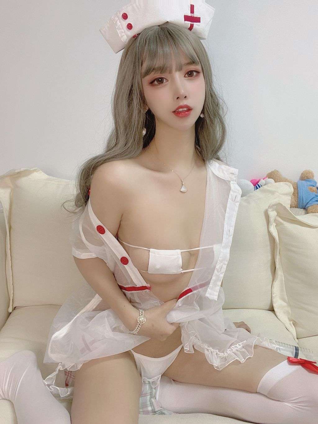 Coser @ 过期 米线 线 喵： 兔子 护士 (39 photos)