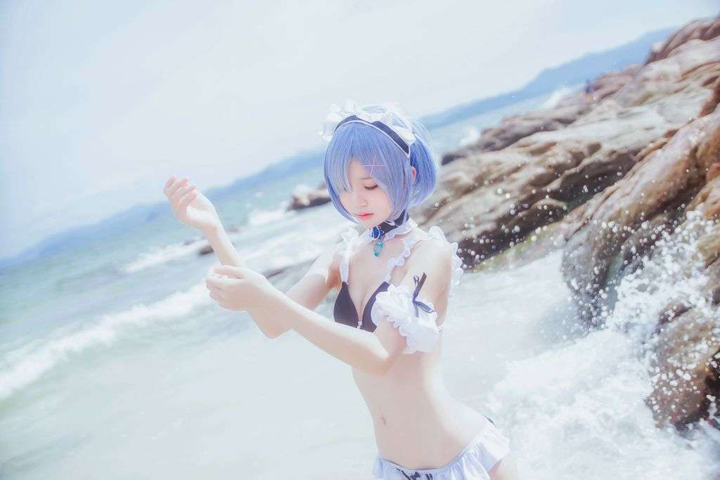 Coser @ 桜 桃 喵 Vol.036： 蕾姆 水 着 (48 photos)