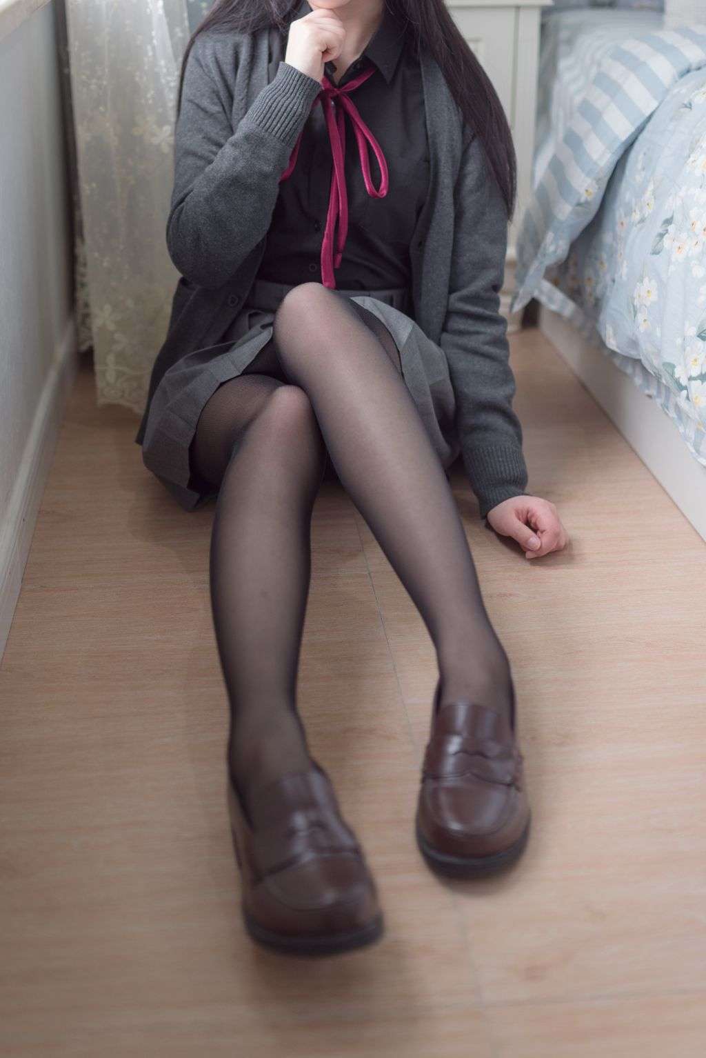 Coser@雪琪SAMA Vol.007： JK纯腿黑丝 (45 photos)