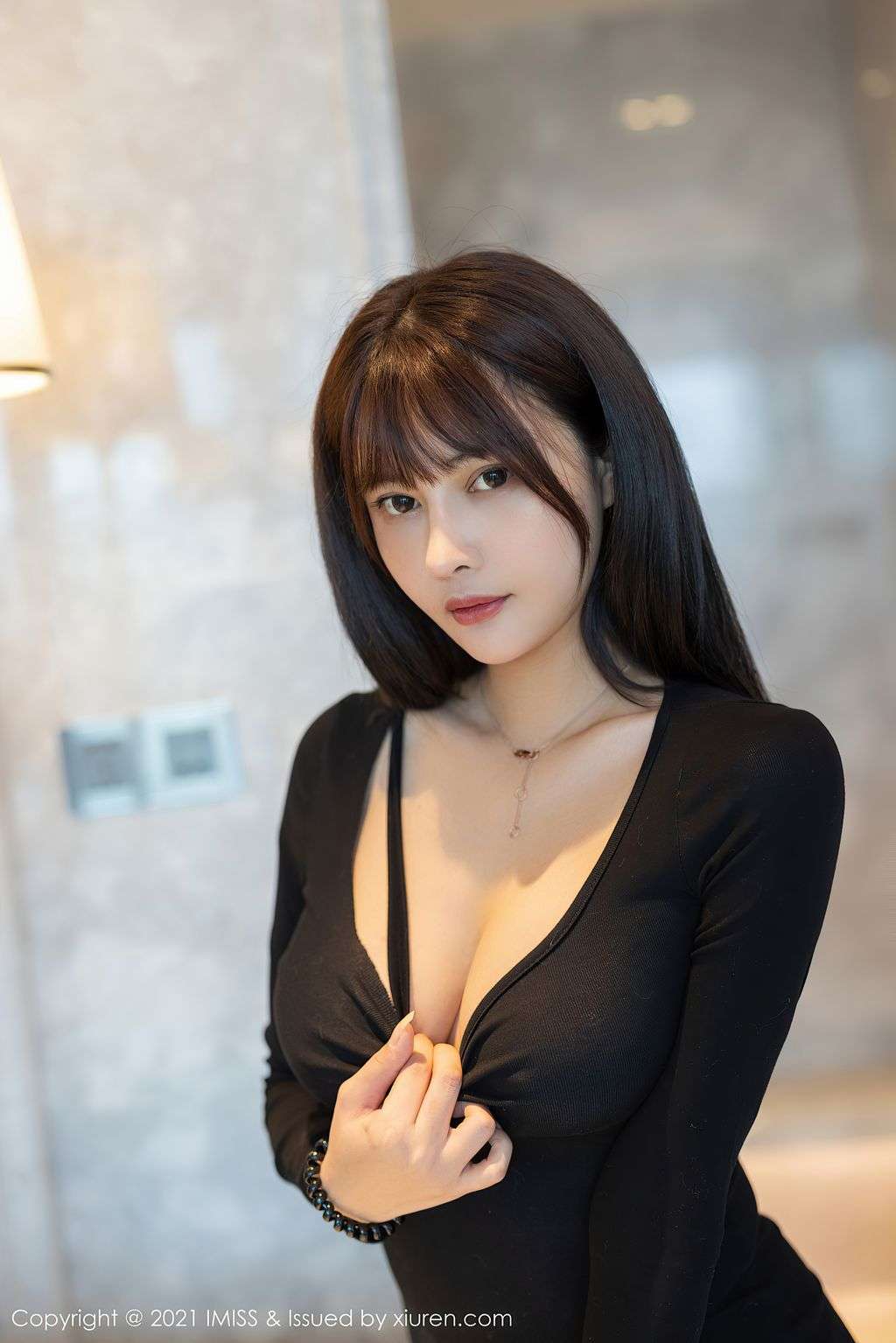 IMISS Vol.585： 萌奈子 (48 photos)