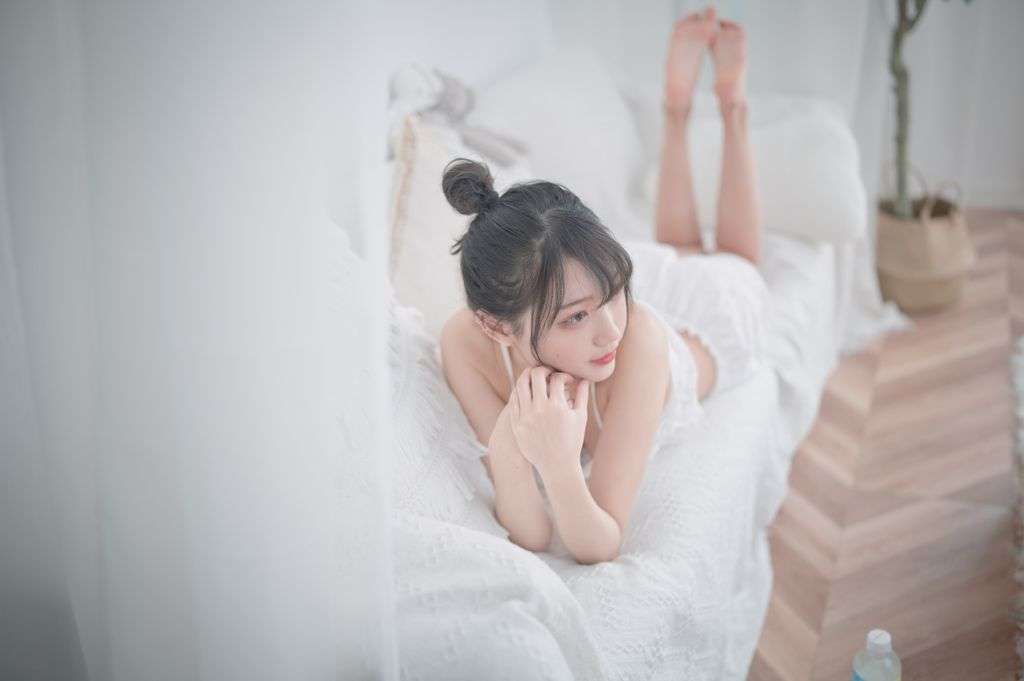 Coser@周叽是可爱兔兔 Vol.015： (23 photos)