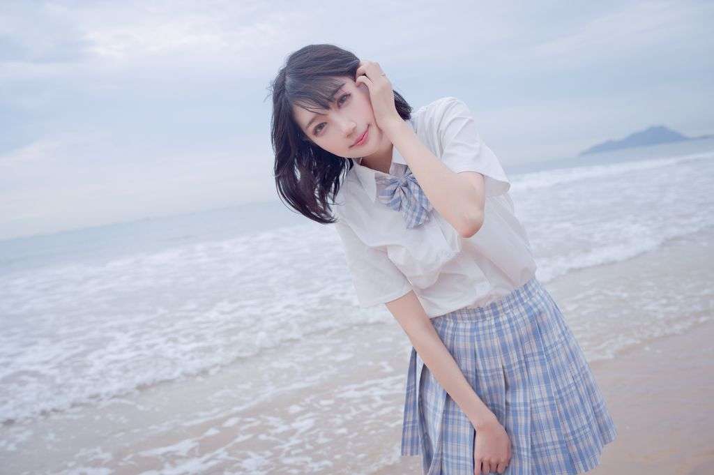 Coser@周叽是可爱兔兔 Vol.020： 海边JK (35 photos)