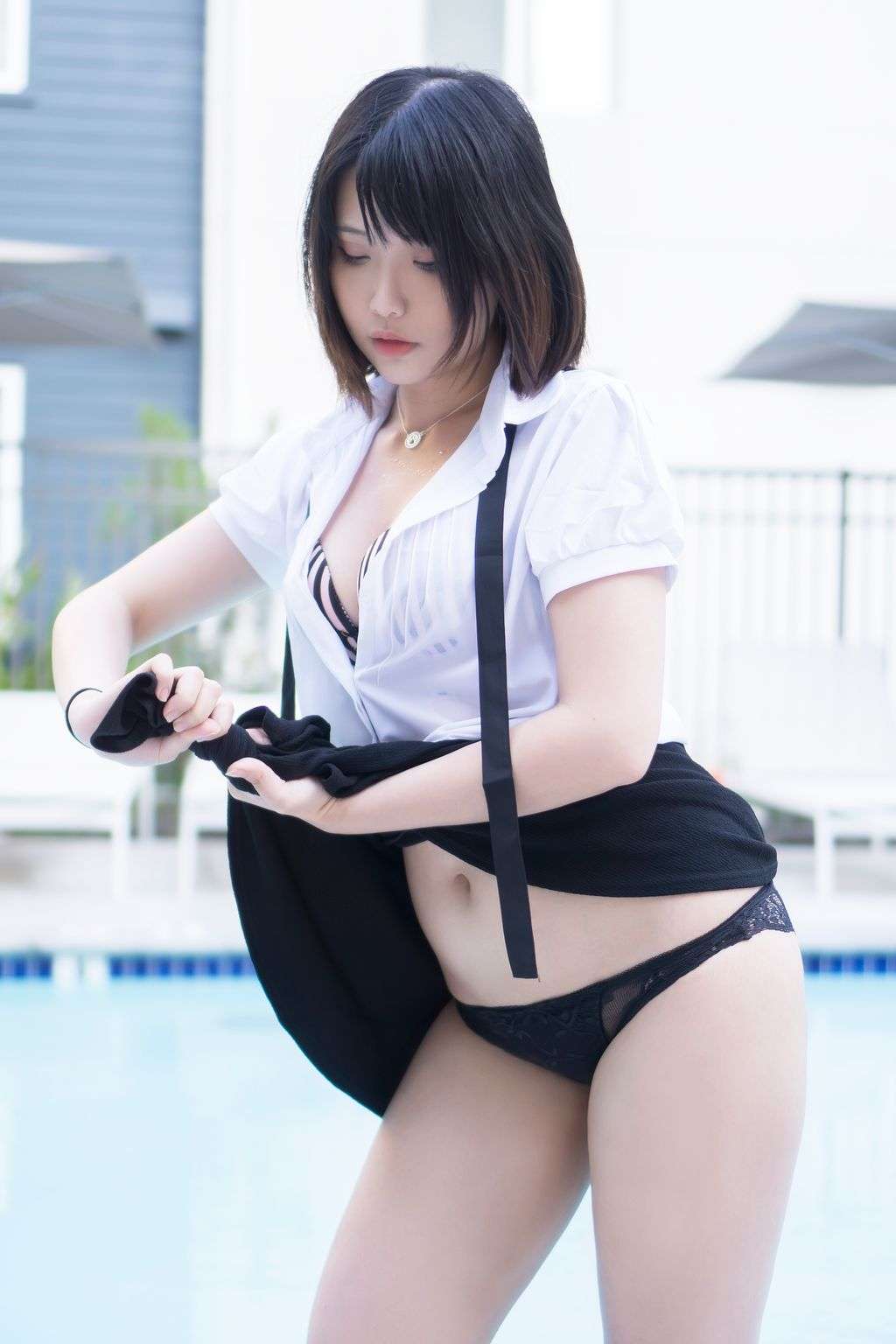 Coser@Hana Bunny： Wet Shirt Casual (9 photos)