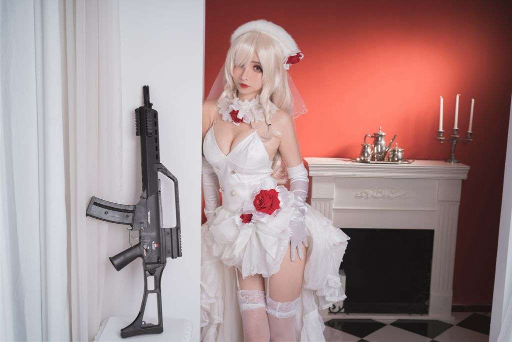 Coser@rioko凉凉子 Vol.001： G36c花嫁 (25 photos)