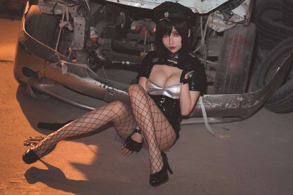 Coser@rioko凉凉子 Vol.035： 实习警察 (20 photos)