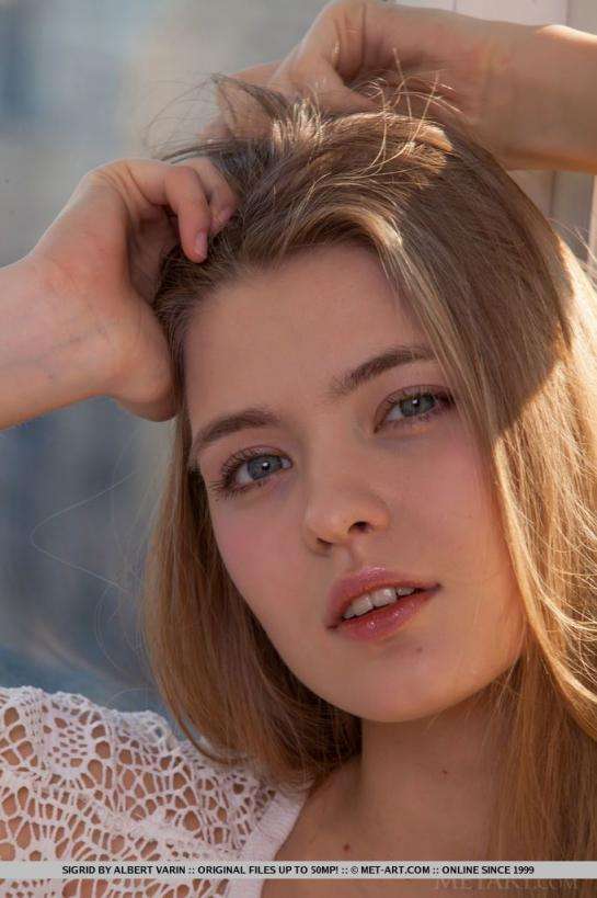 阳光下的Sigrid Sigrid in the sun