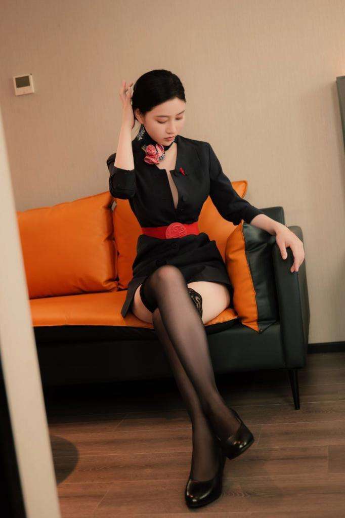 空姐制服诱惑酒店写真 Air Sister Uniform Temptation Hotel Photo