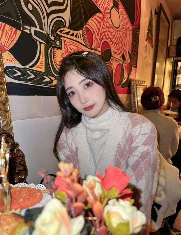 老司机模特写真集之咖啡馆邂逅 Cafe in the old driver model photo album