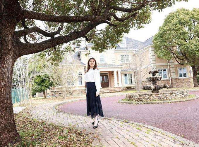 日本美女秋日豪宅写真 Japanese beauty autumn mansion photo