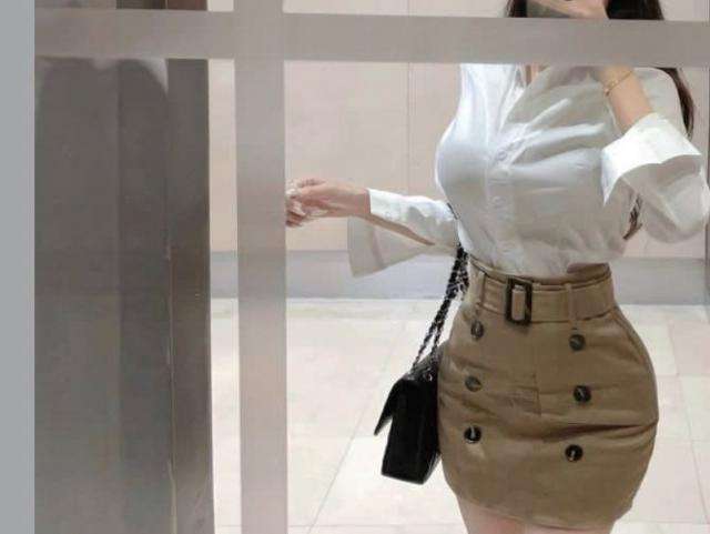 被开发出淫妻本质的骚女友 A slutty girlfriend who has developed the essence of a slutty wife