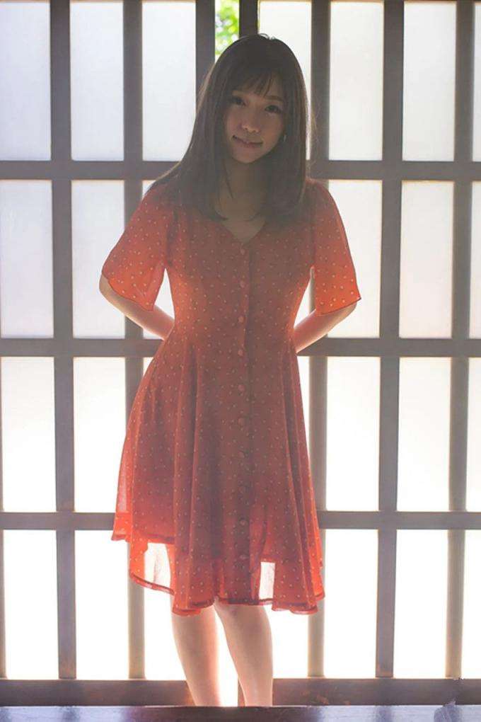 日式庭院午后少女的轻愁 Japanesestyle garden afternoon girl's sorrow