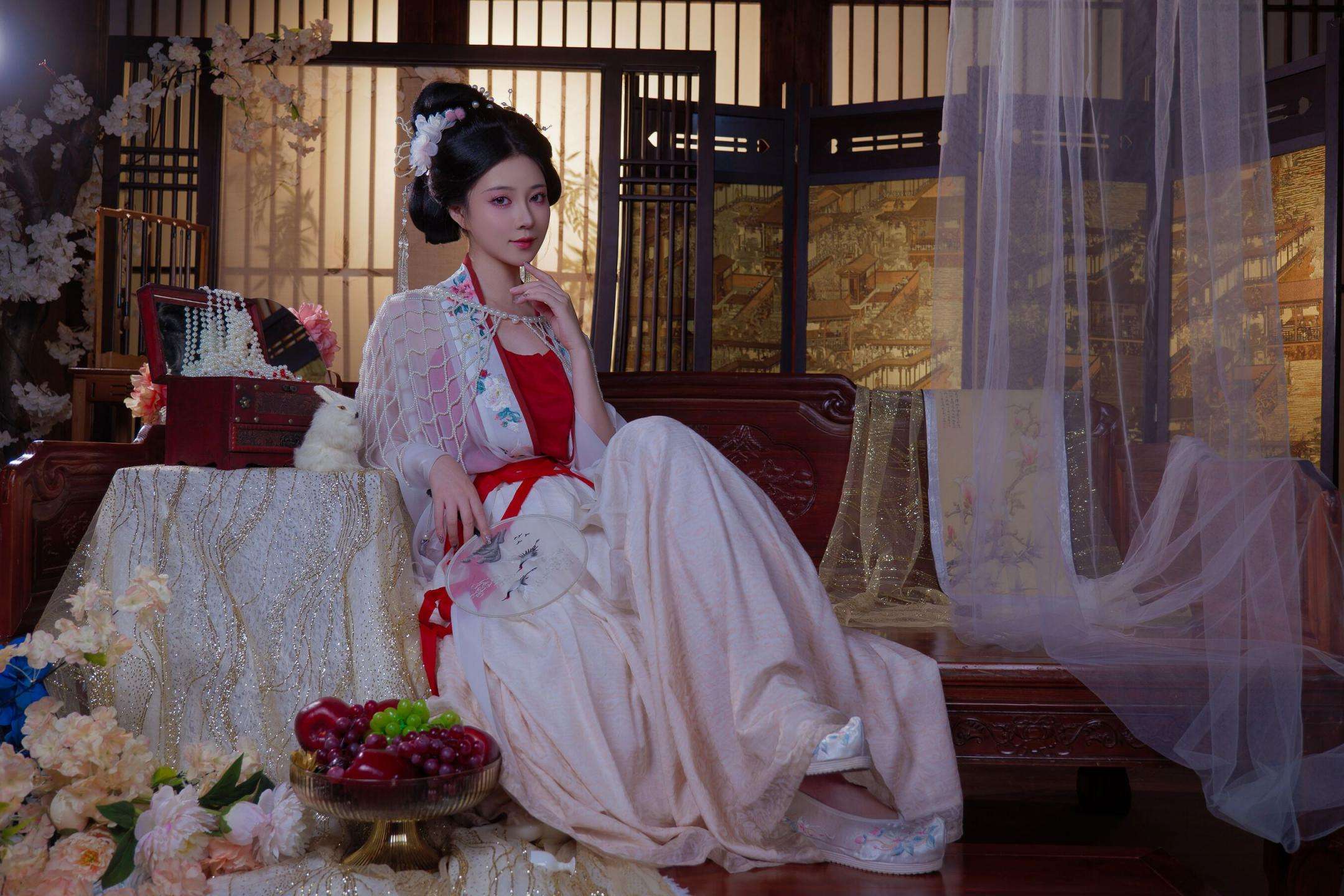 广寒宫绝色妲己华服写真 Photos of stunning Daji's gorgeous clothes in Guanghan Palace