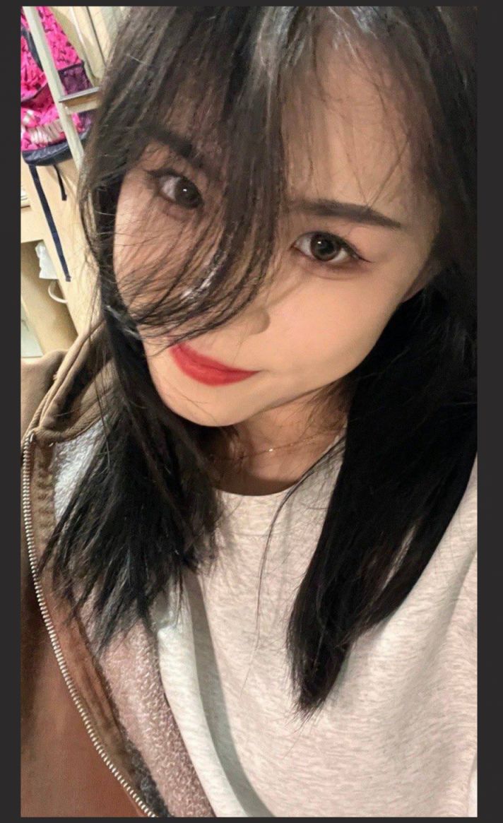 你舍不得骑的车，别人站起来蹬都嫌慢 You can't bear to ride