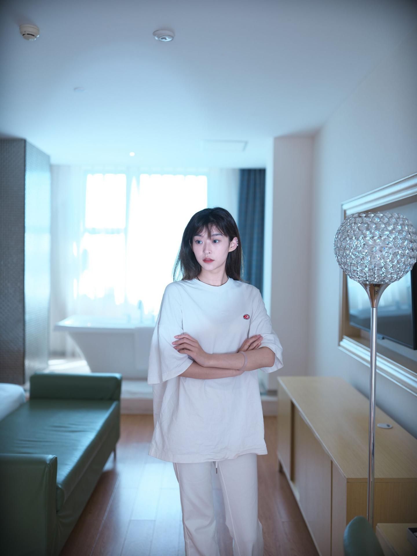 华莎酒店独处 Alone in Huasha Hotel