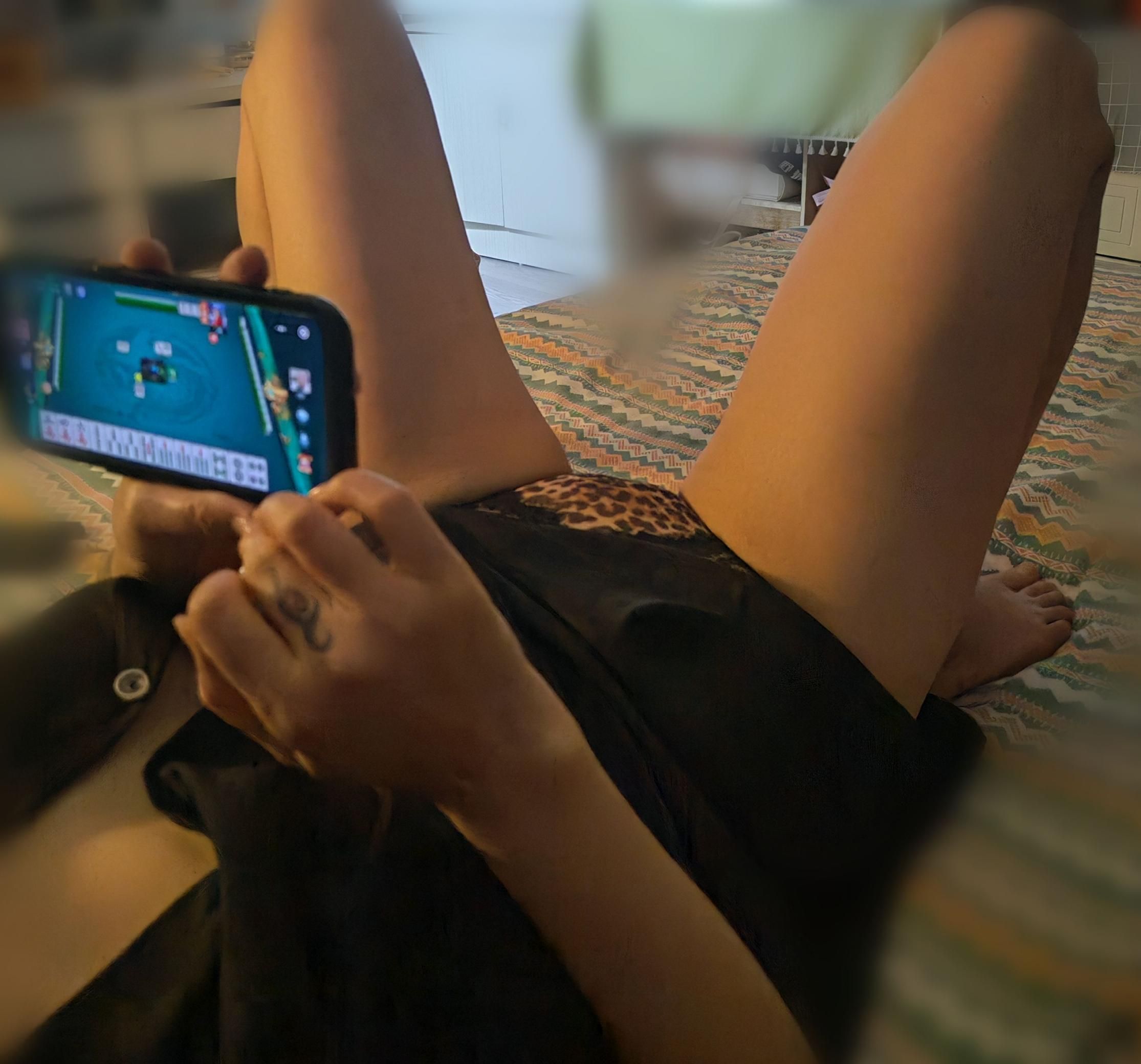 端午节，我吃她的肉粽，她吃我的肉肠