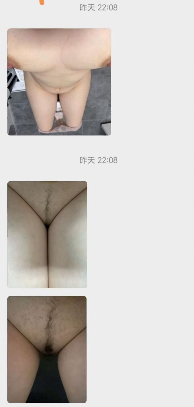 哥哥的大力抽插还不够，小骚逼还要喝啤酒