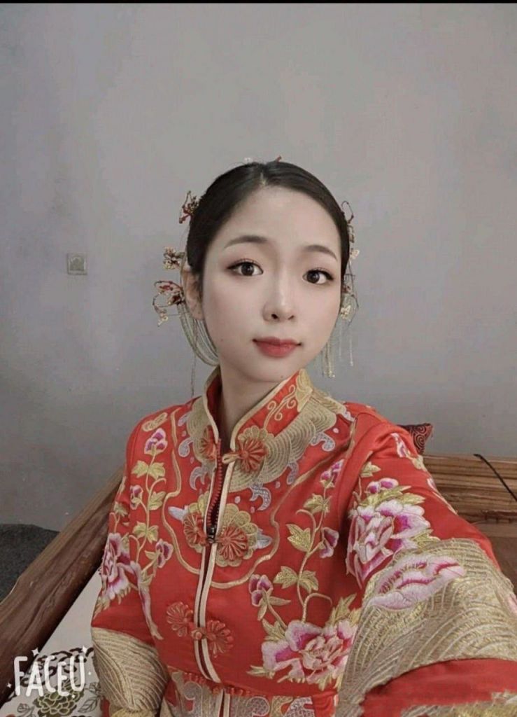 年轻新娘也有闷骚的一面