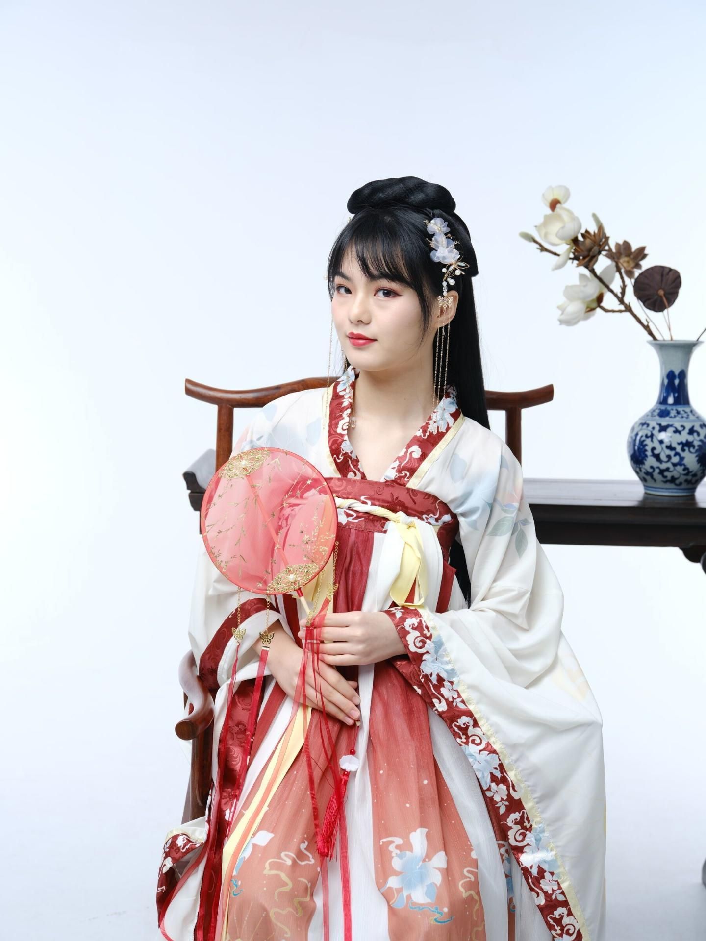 清纯汉服小姐姐写真：轻纱曼妙，倾城一笑，汉服写真集