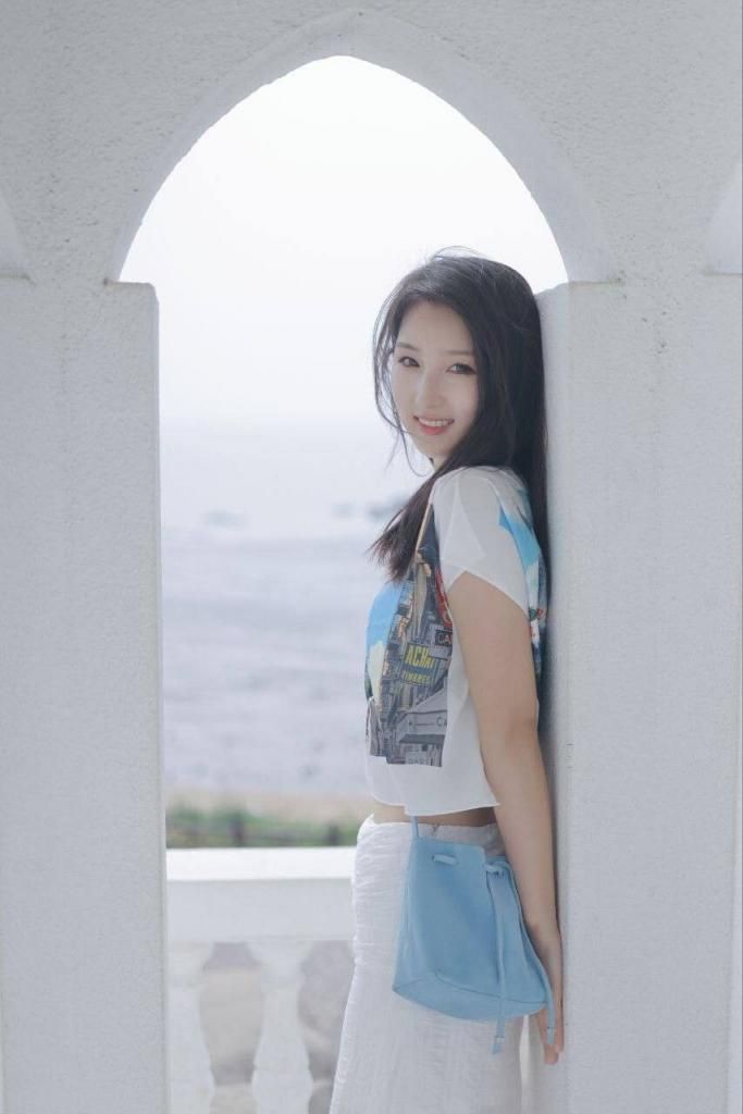 骚货女友，还在上学，性欲很强，估计给我戴了不少绿帽子[38P] My slut