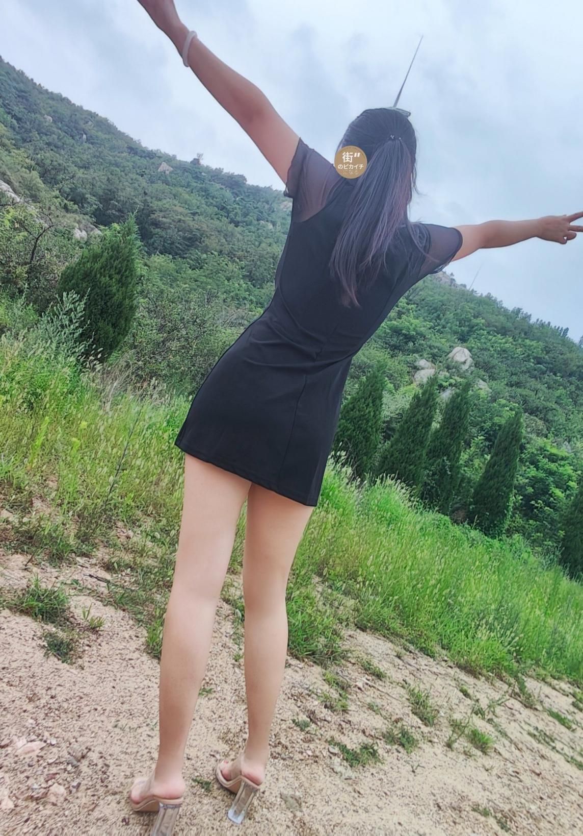 爱露出,爱后入的骚母狗 Love is revealed, love is th