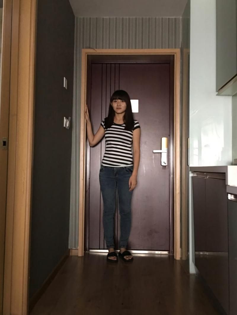 良家女孩的私密空间：午夜走廊的诱惑 The private space of a