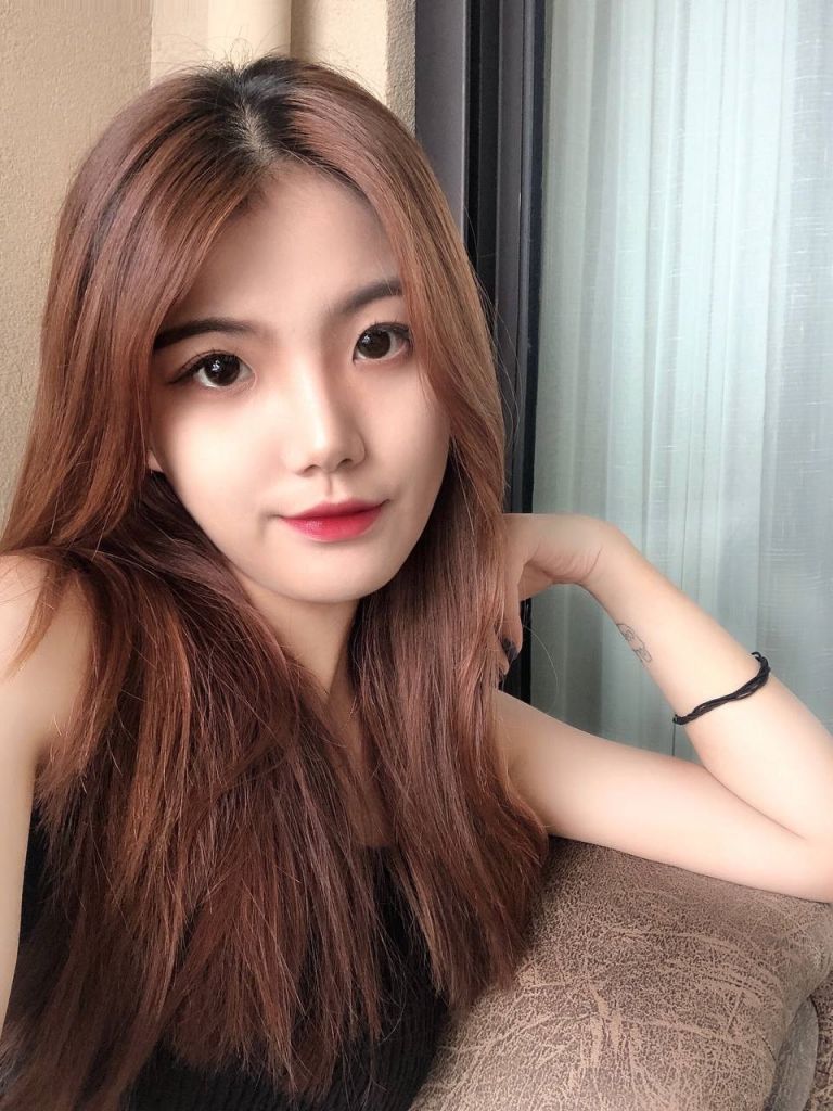 闷骚小母狗向男友露出淫荡一面 The introverted little bi