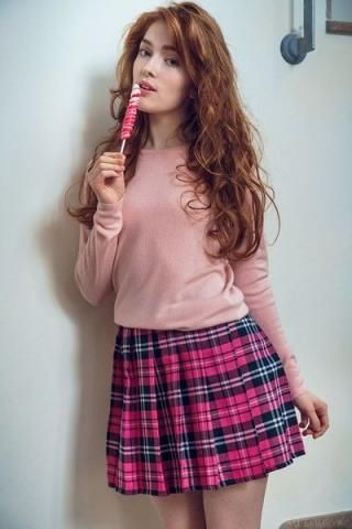 Jia Lissa：粉红诱惑，苏格兰格纹下的秘密 Jia Lissa： Pink