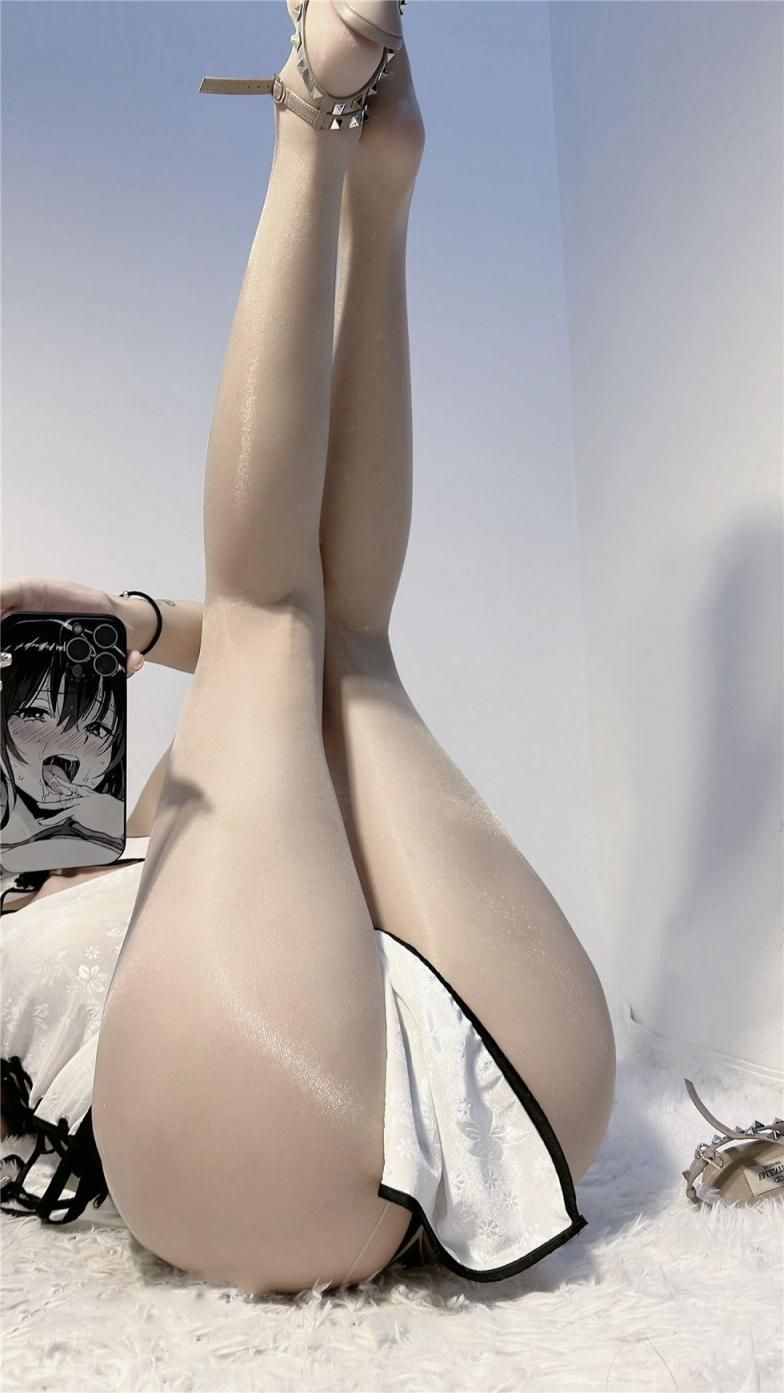 陈佩奇美丽大方性感写真 Beautiful and generous sexy