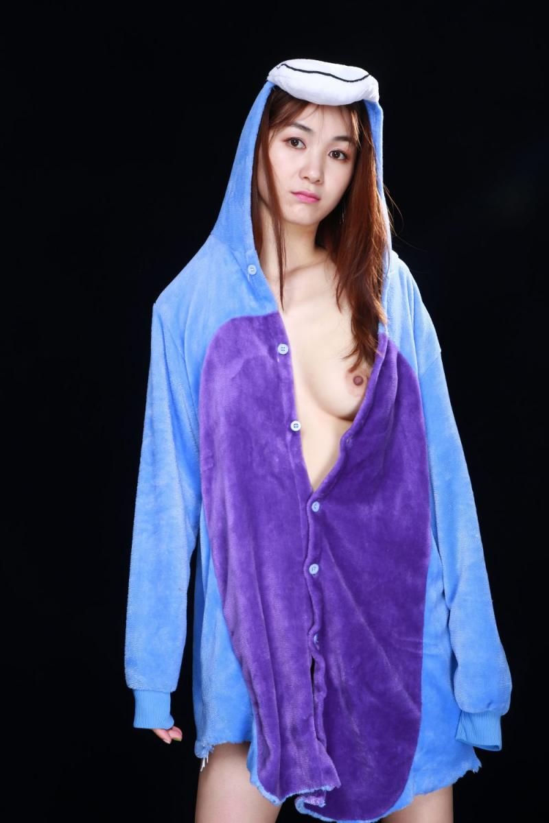 睡衣下的秘密：少女的肌肤与诱惑，隐秘的春光，让人心跳加速的写真集 The Sec