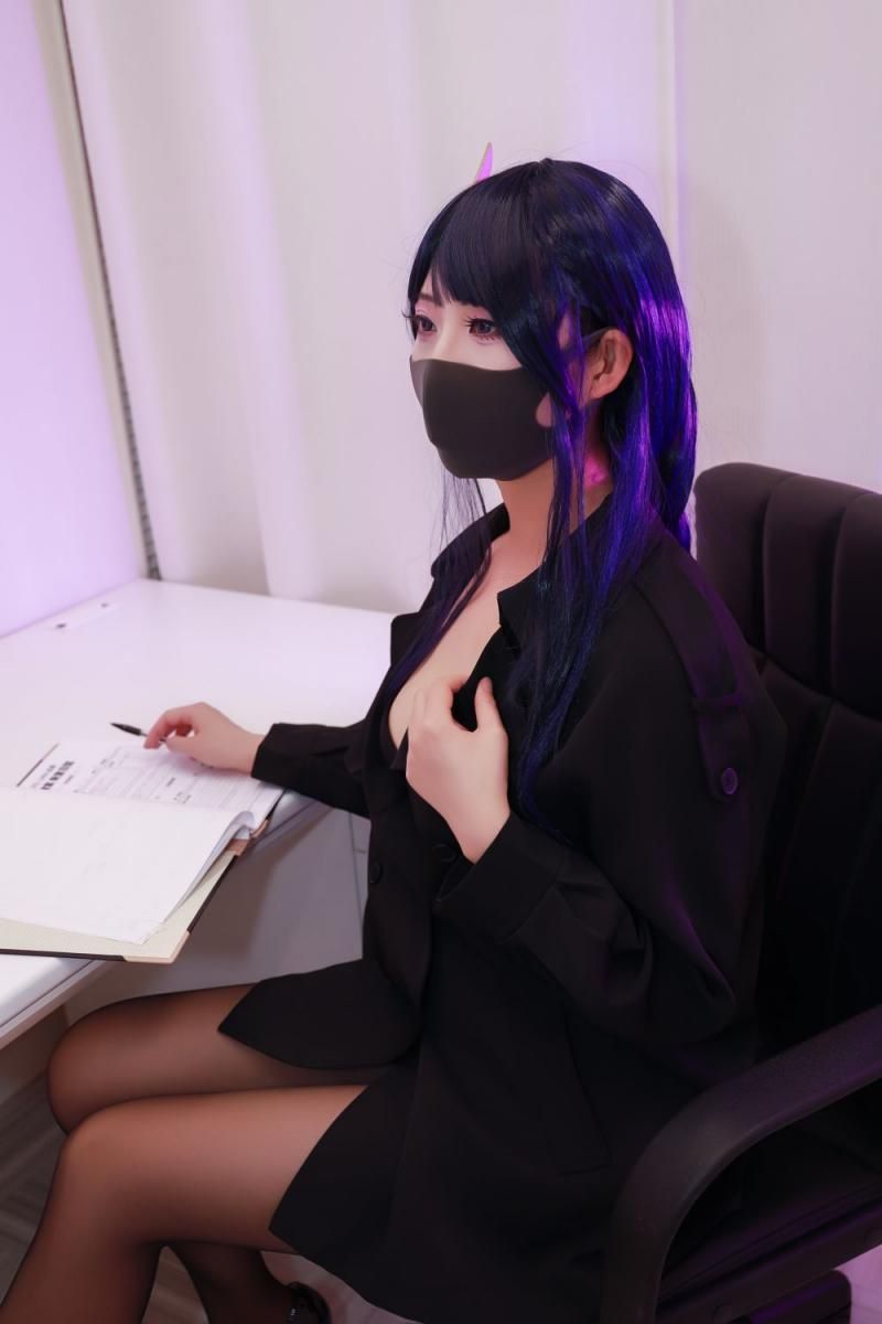 黑丝御姐办公室诱惑，紫光下的神秘女郎，制服诱惑，丝袜美腿，性感火辣 The te