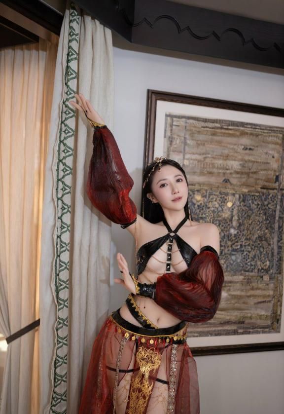 鱼子酱薄纱写真：魅惑红纱下的曼妙身姿，神秘女子引人入胜的舞蹈 Photograp