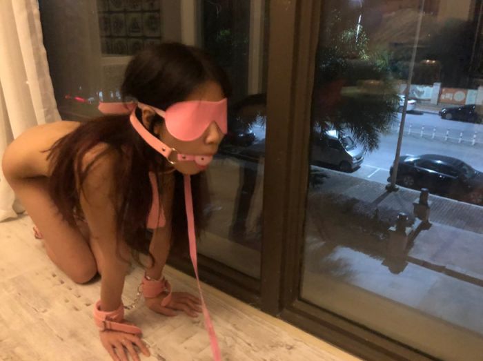 嫩嫩的小母狗最好调教 The best training for a tende