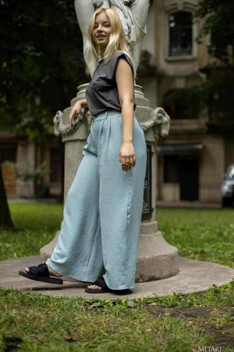 性感的姿势让我们惊叹不已 Sexy poses amaze us