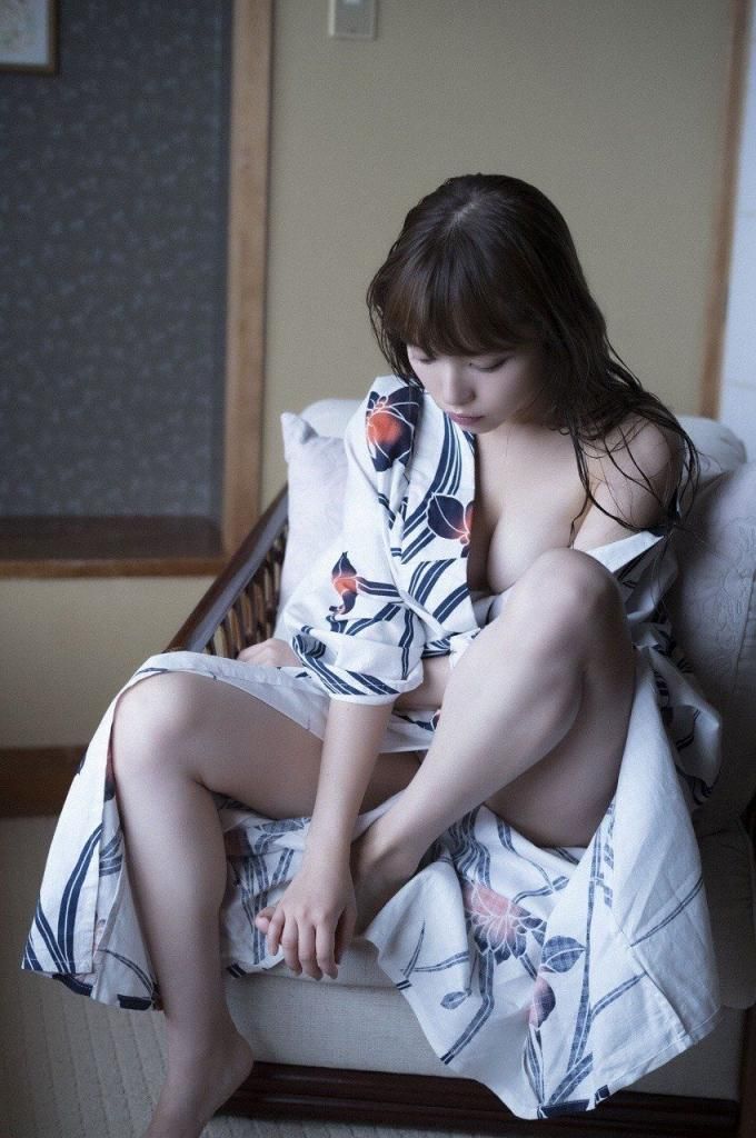 小室さやか和服写真：隐秘的诱惑，令人心动的肌肤触感 Komuro kimono