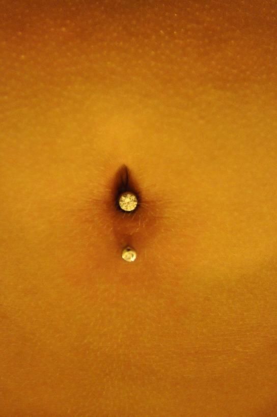 脐钉 Navel nails