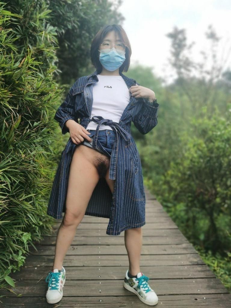 小骚货爱露出（5） Little slut loves to show off