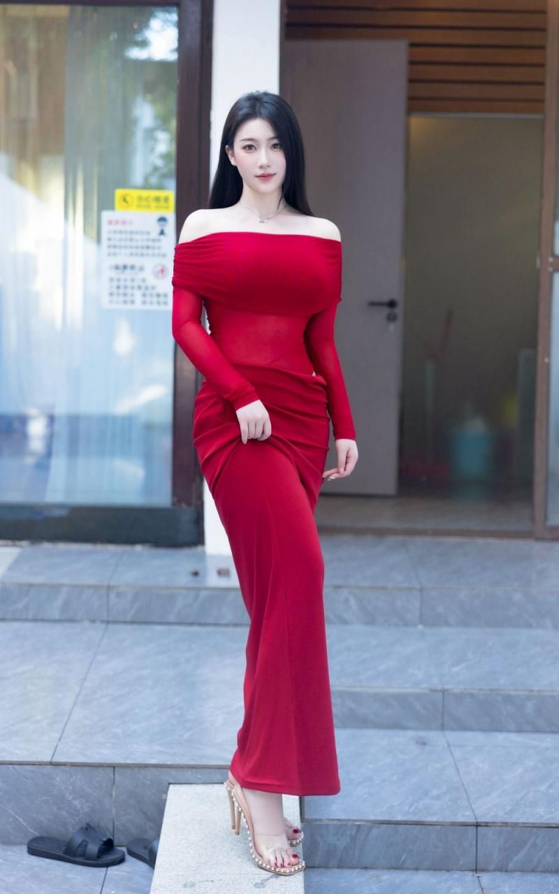 极品红衣白嫩尤物