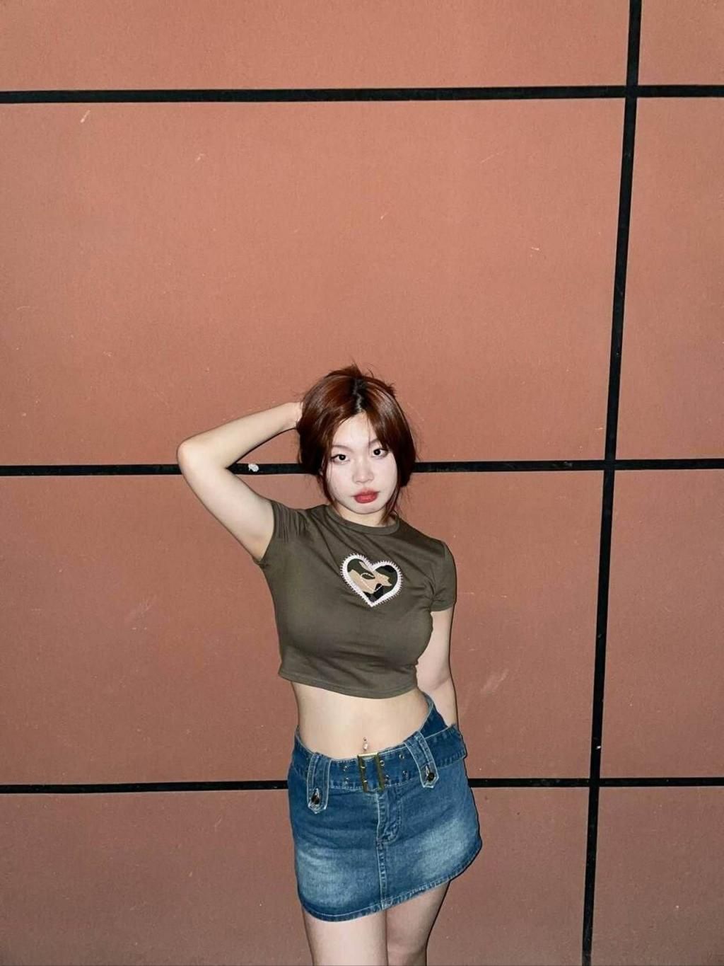 小骚母狗爱自拍（13） Little bitch loves selfies (