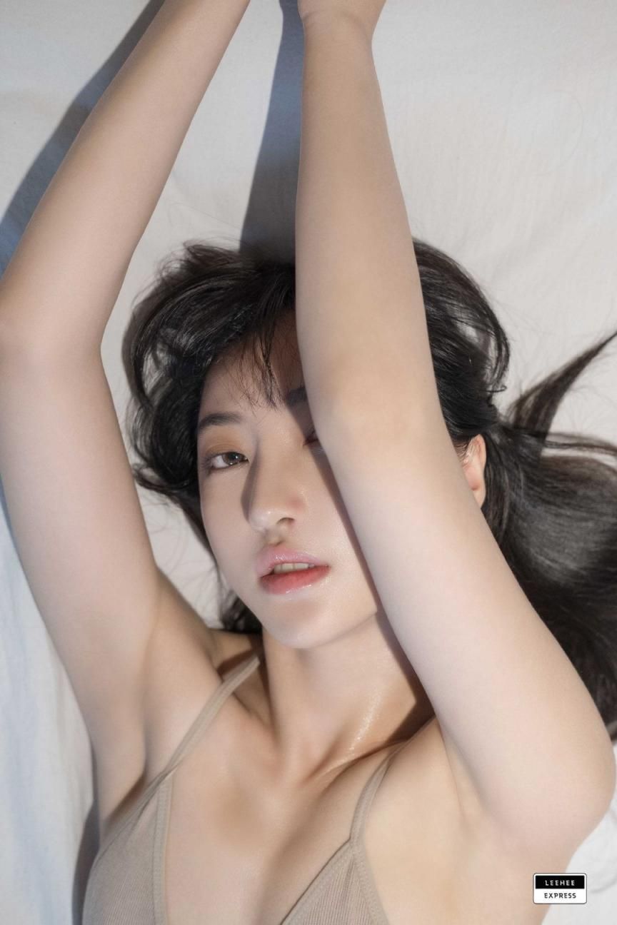 穿上马甲的AV女星，还熟悉吗？ Are AV actresses wearin