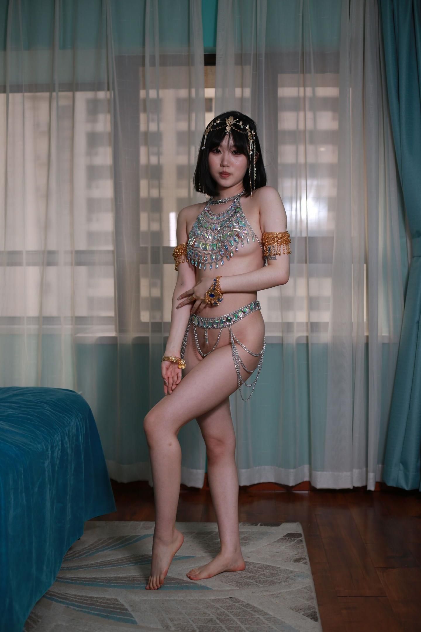 脸蛋满可爱的，鲍鱼乾净 A cute face, clean abalone