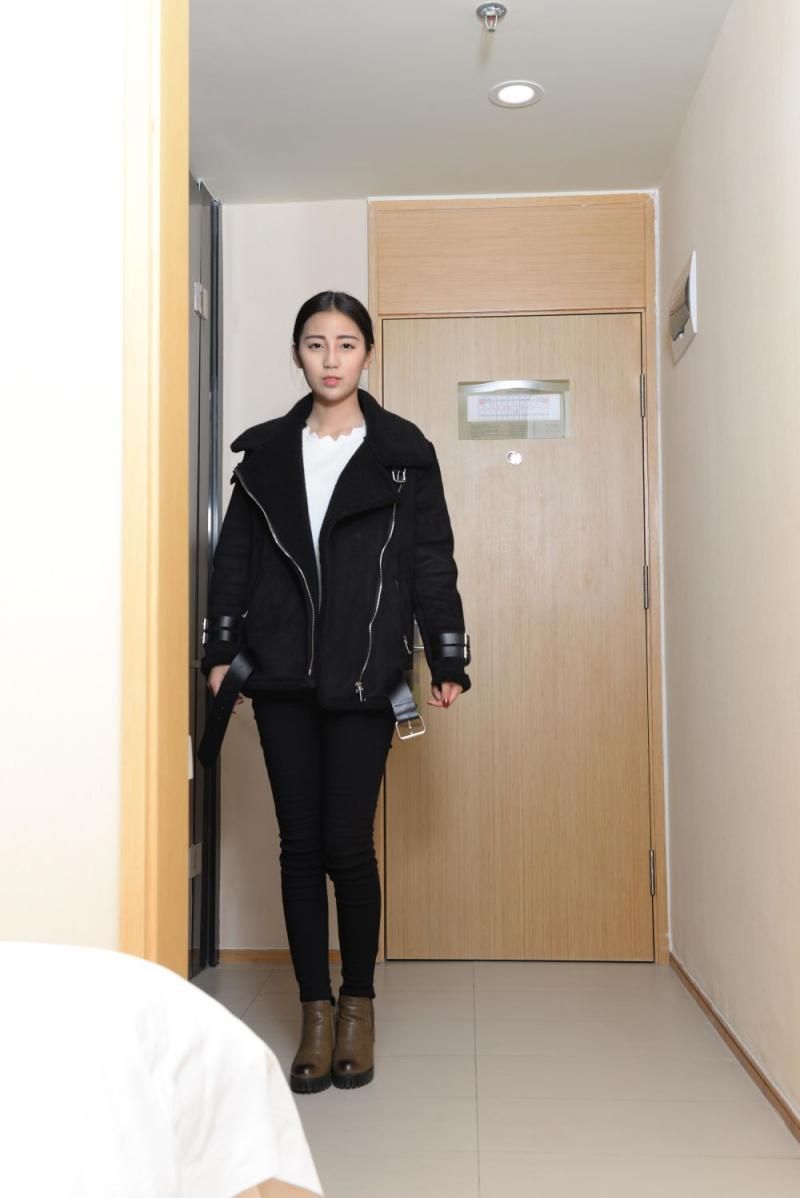 身材又好又嫩的极品妹子 A topnotch girl with a good