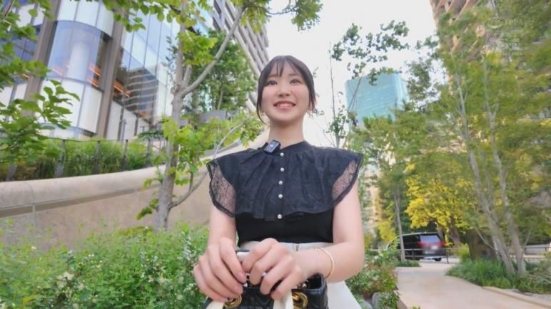 介绍日本新人AV女优，Yorimoto Shiori，2024年11月以S1专